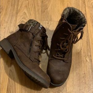 Faded Glory size 8 boots